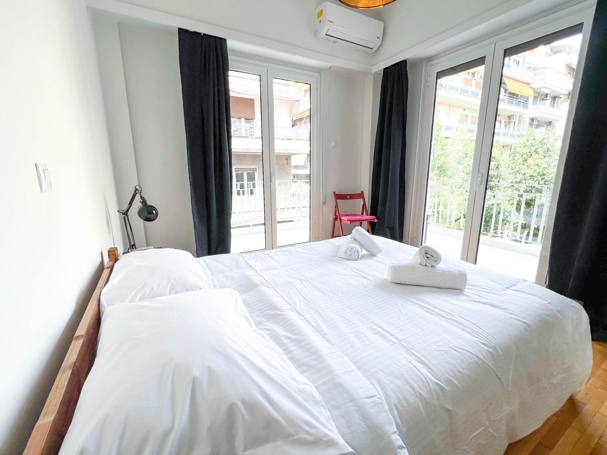 Family Two Bedroom Apartment Benaki เอเธนส์ ภายนอก รูปภาพ