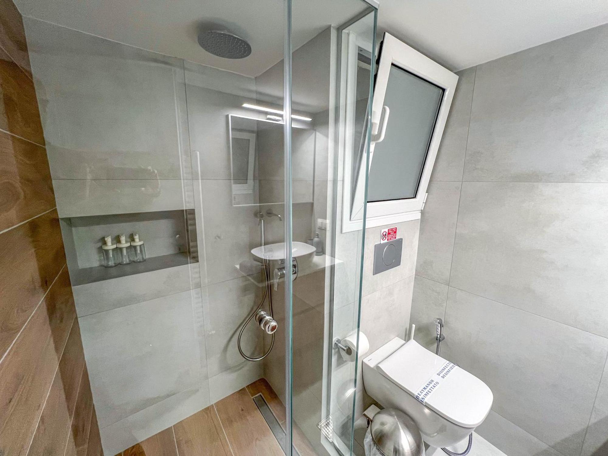 Family Two Bedroom Apartment Benaki เอเธนส์ ภายนอก รูปภาพ